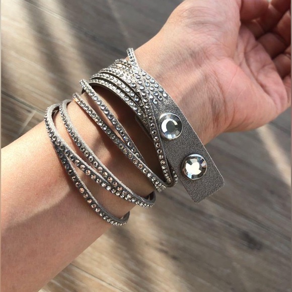 RETIRED, Authentic Swarovski Slake Light Gray Wrap Bracelet ( choker ). BNIB. - Picture 3 of 15